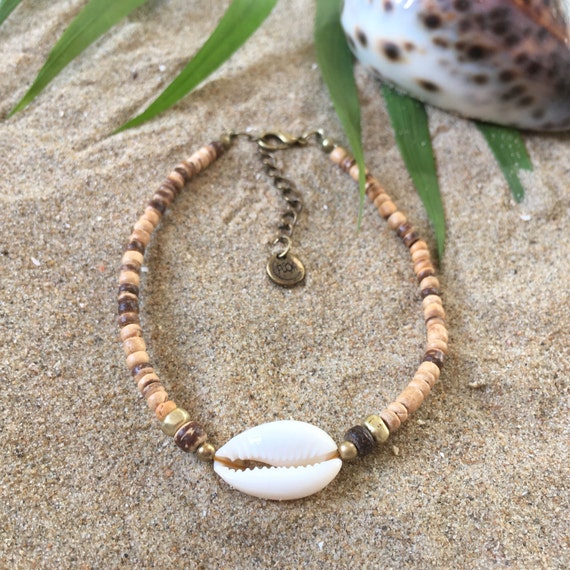 Coco cowry anklet Anklet with coconut beads and a cowrie | Etsy