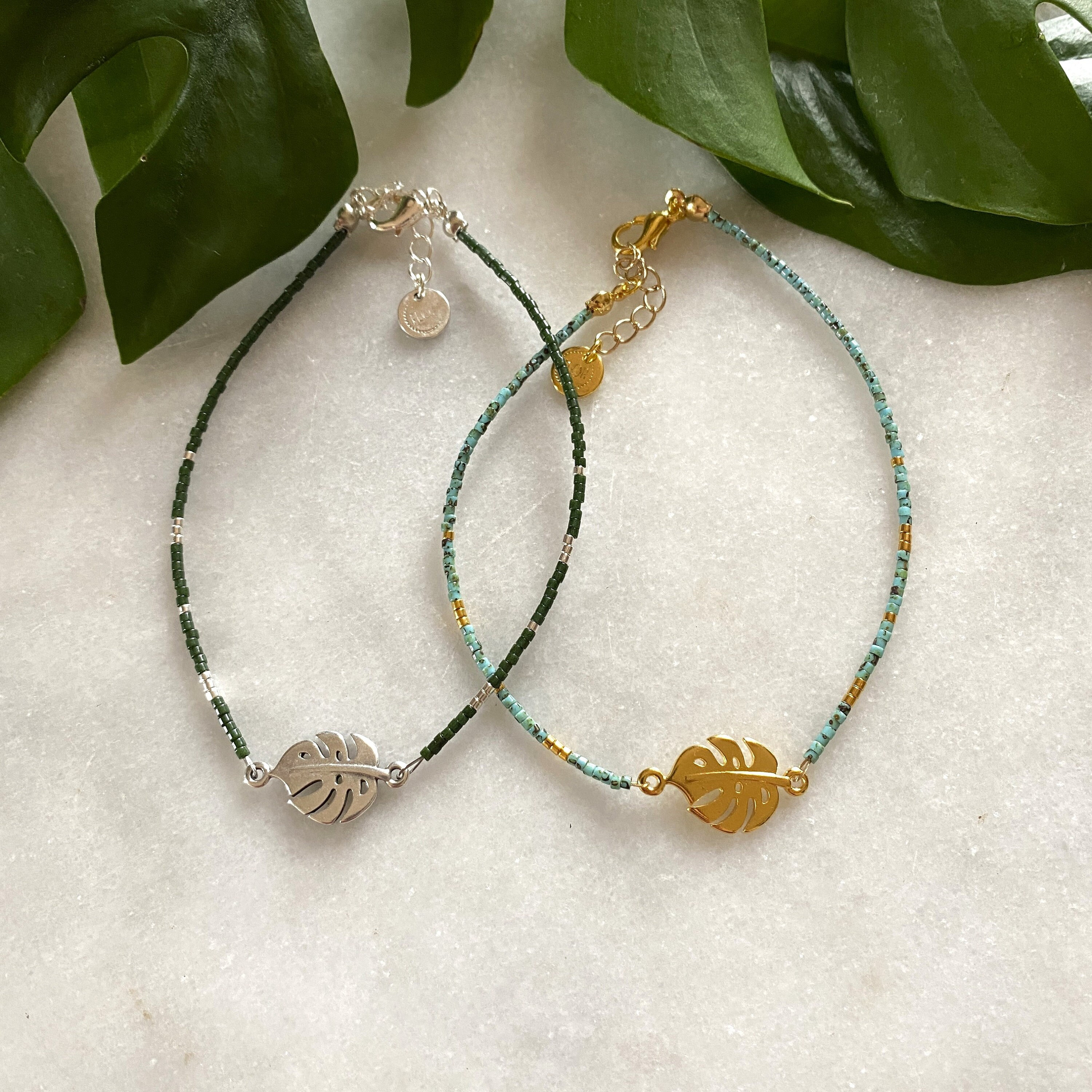 Monstera leaf anklet (available in 36 colours): Seed beaded anklet with monstera plant leaf charm
