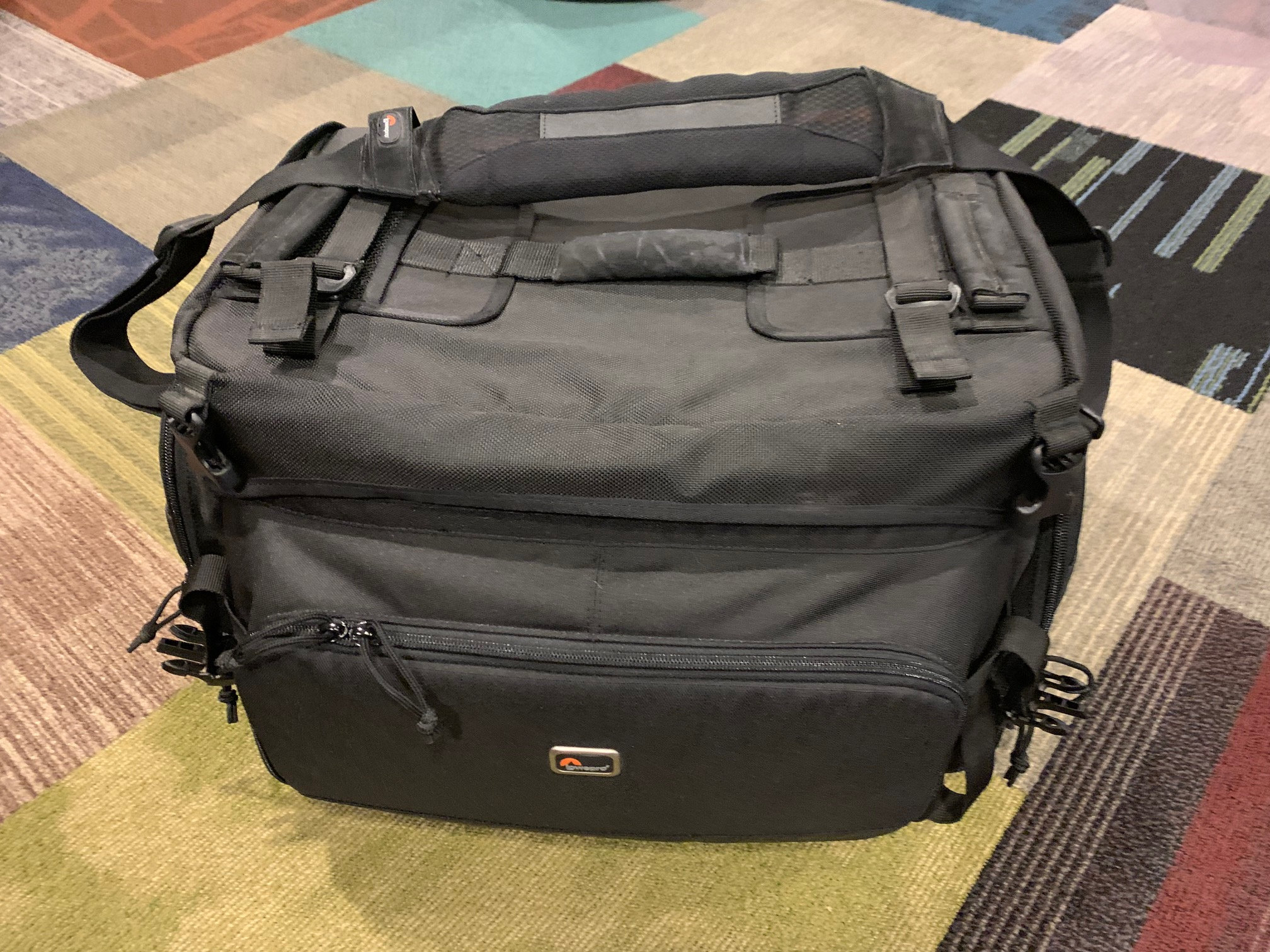 耐熱 二層 足あとぐらす (M) lowepro MAGNAM AW | ochge.org
