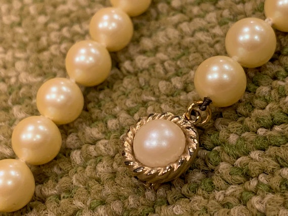Mid Century Pearl Necklace 16 Inch MCM Gold Plate… - image 6