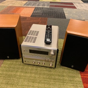 Vintage YAMAHA CRX-E300 CD Player Stereo Radio Amp and Speaker