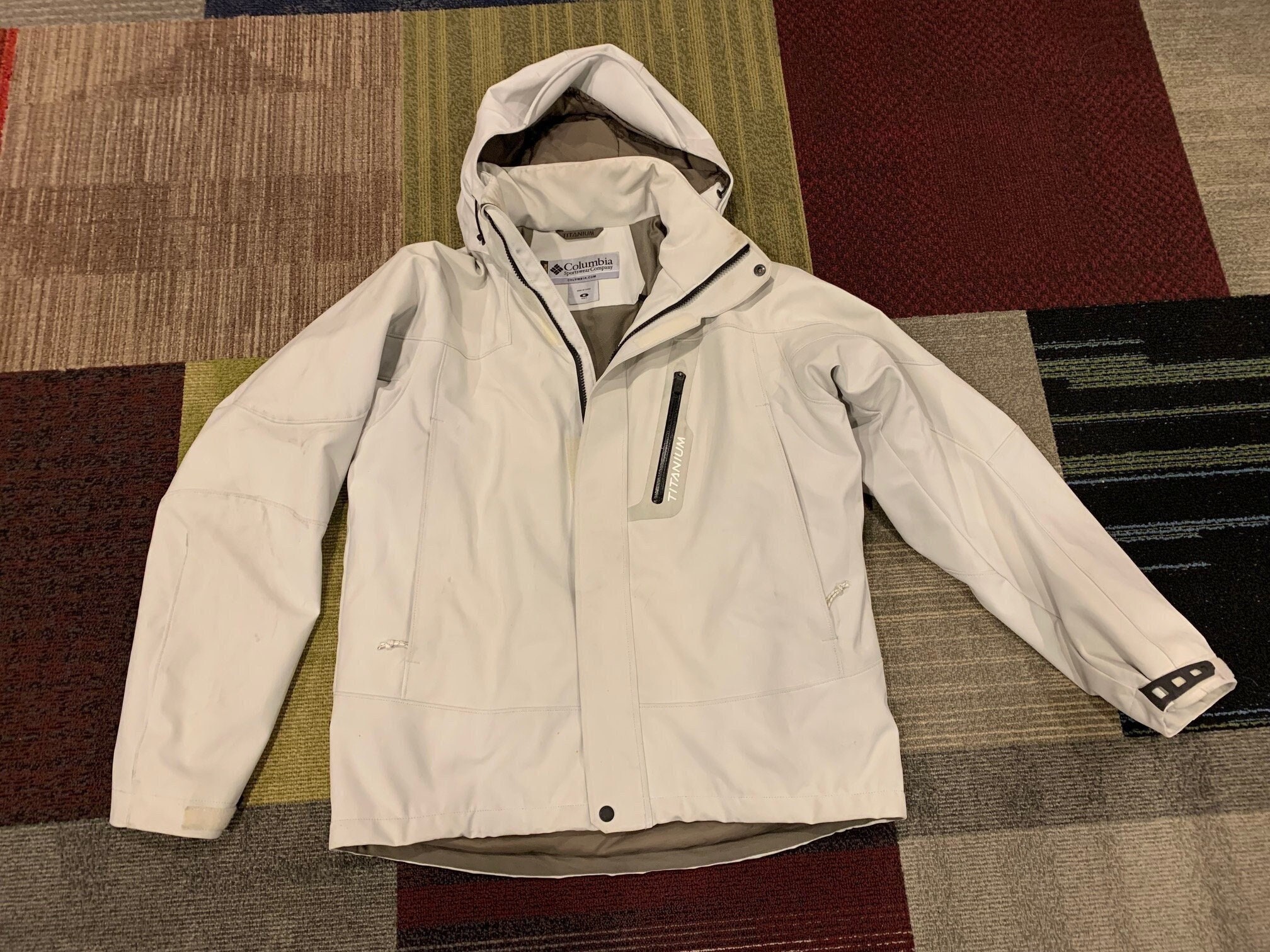 Columbia titanium white jacket sale