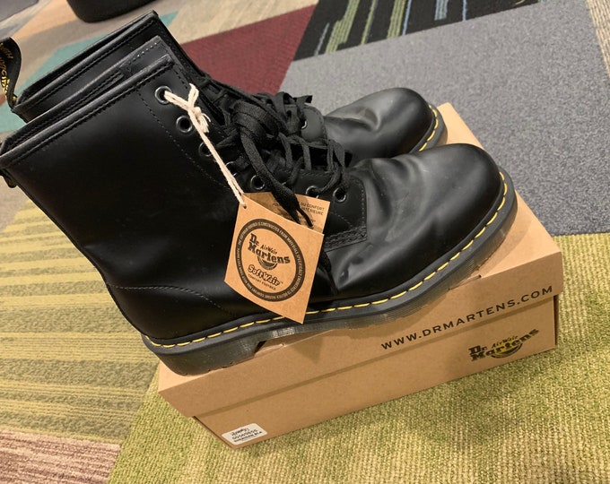 Dr Martens Sheridan 8eye Boot Black Womens Size 7 US New in Box Etsy