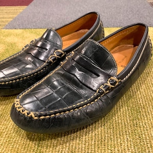 Martin Dingman Black Leather Loafers with Tan Accents In Hand: Martin Dingman Addison Horse Bit Loafers | Red Clay  main image 3