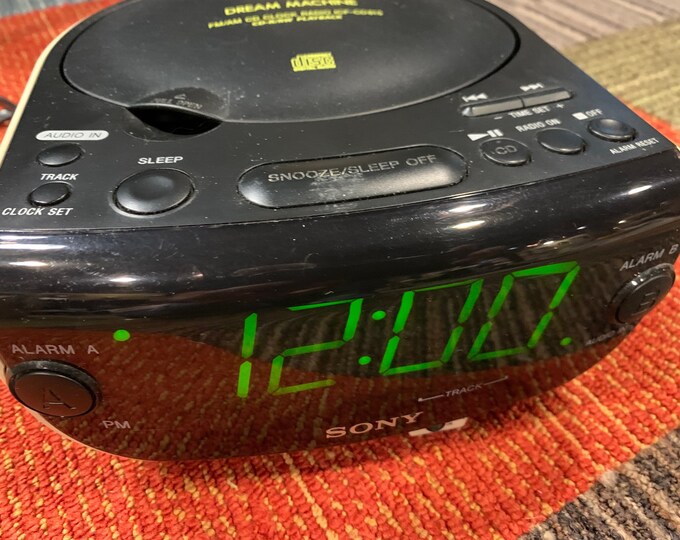 Vintage Sony Dream Machine ICFCD815 Clock Radio Dual Alarm Green