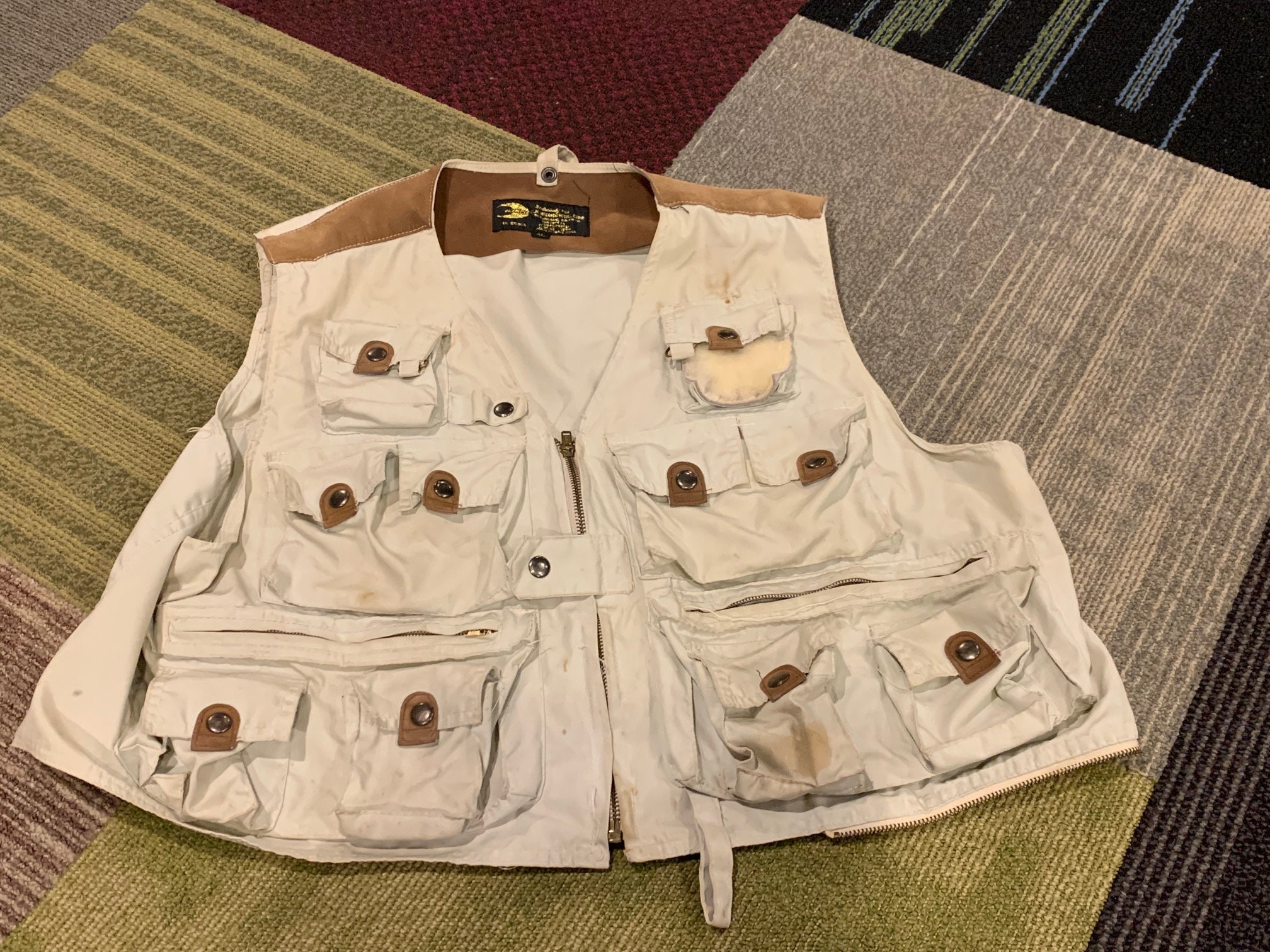 Vintage LL Bean Mens Fly Fishing Vest Size XL Beige Full Zip Front Pockets