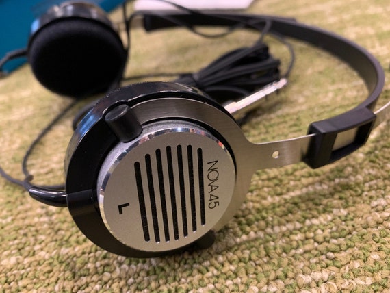 Vintage Realistic Nova 45 Headphones Old School Walkman Stereo 
