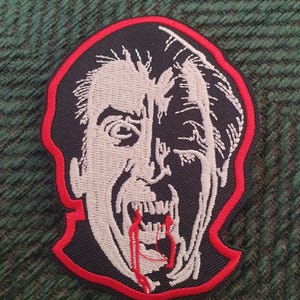 Christopher Lee Dracula Hammer Horrorfilme Gesticktes Aufbügler Motiv