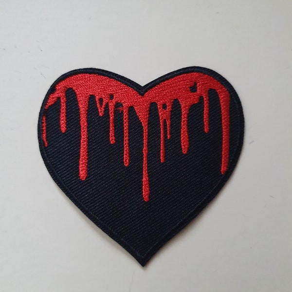 Tränendes Herz Gothic gesticktes Bügelbild Applikation Motiv Aufnäher