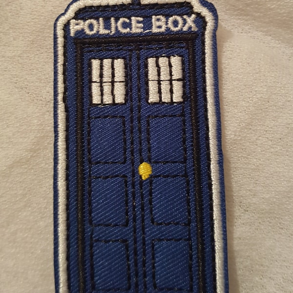 Patch Doctor Who Tardis Police Box brodé en fer sur appliqué