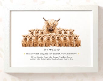 Puede incluir: Una lámina enmarcada con la ilustración de una vaca Highland grande rodeada de muchas crías más pequeñas. Debajo de los animales, el texto dice Mr Walker, Thank you for being the best teacher, we will miss you!, seguido de una lista de nombres.
