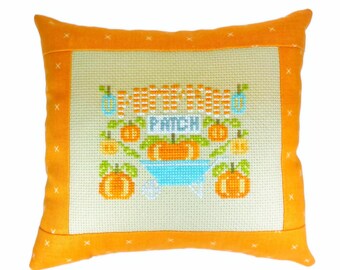 Cojín pequeño de punto de cruz terminado con diseño de calabaza, adorno de estante hecho a mano, decoración otoñal