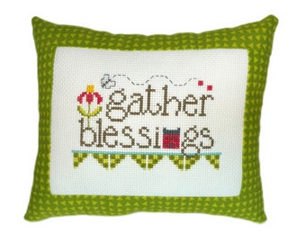 Mini almohada de punto de cruz Gather Blessings: regalo para un amigo.