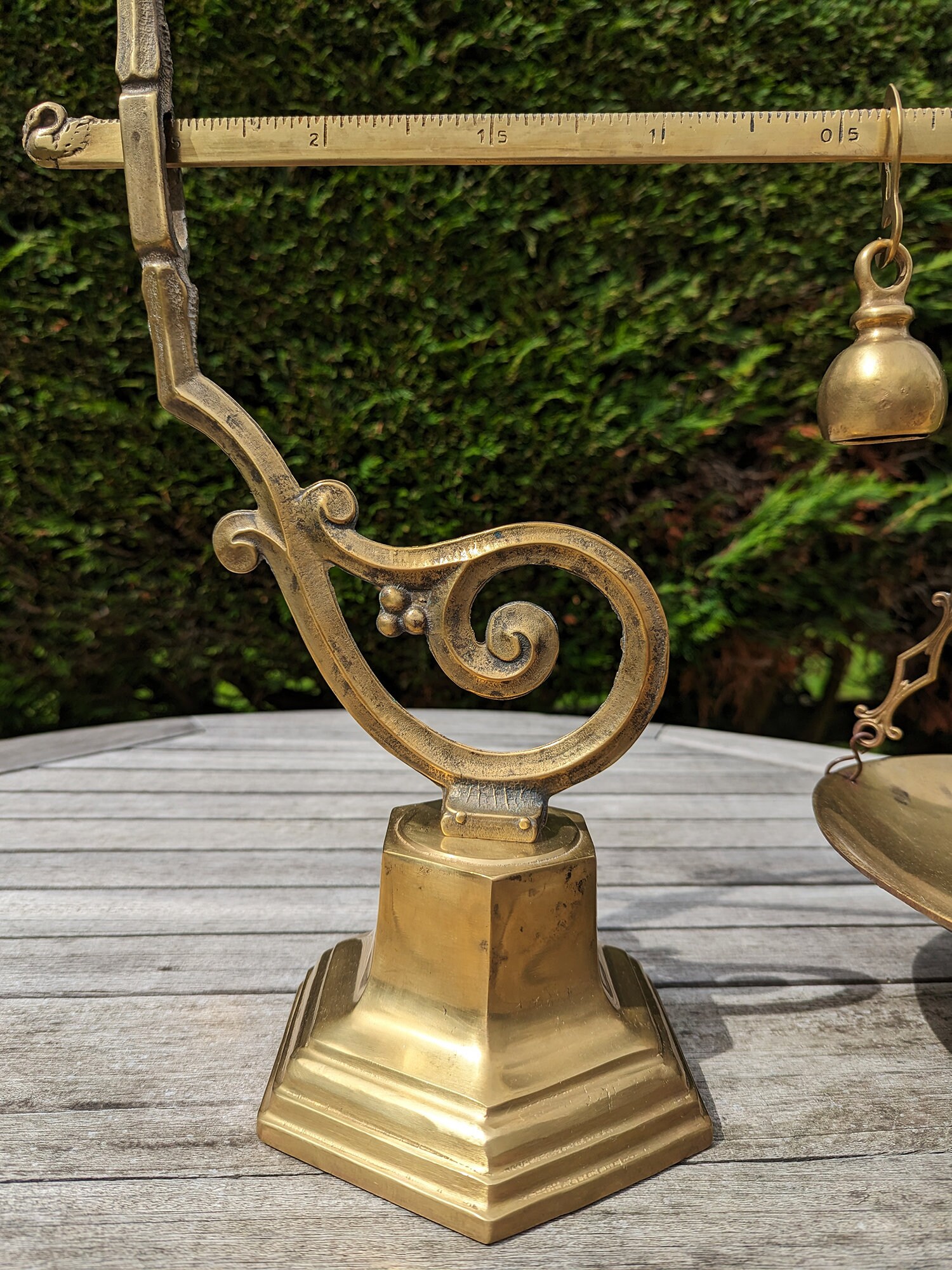 PETITE BALANCE EN bois et laiton ancienne 19è EUR 19,00 - FR