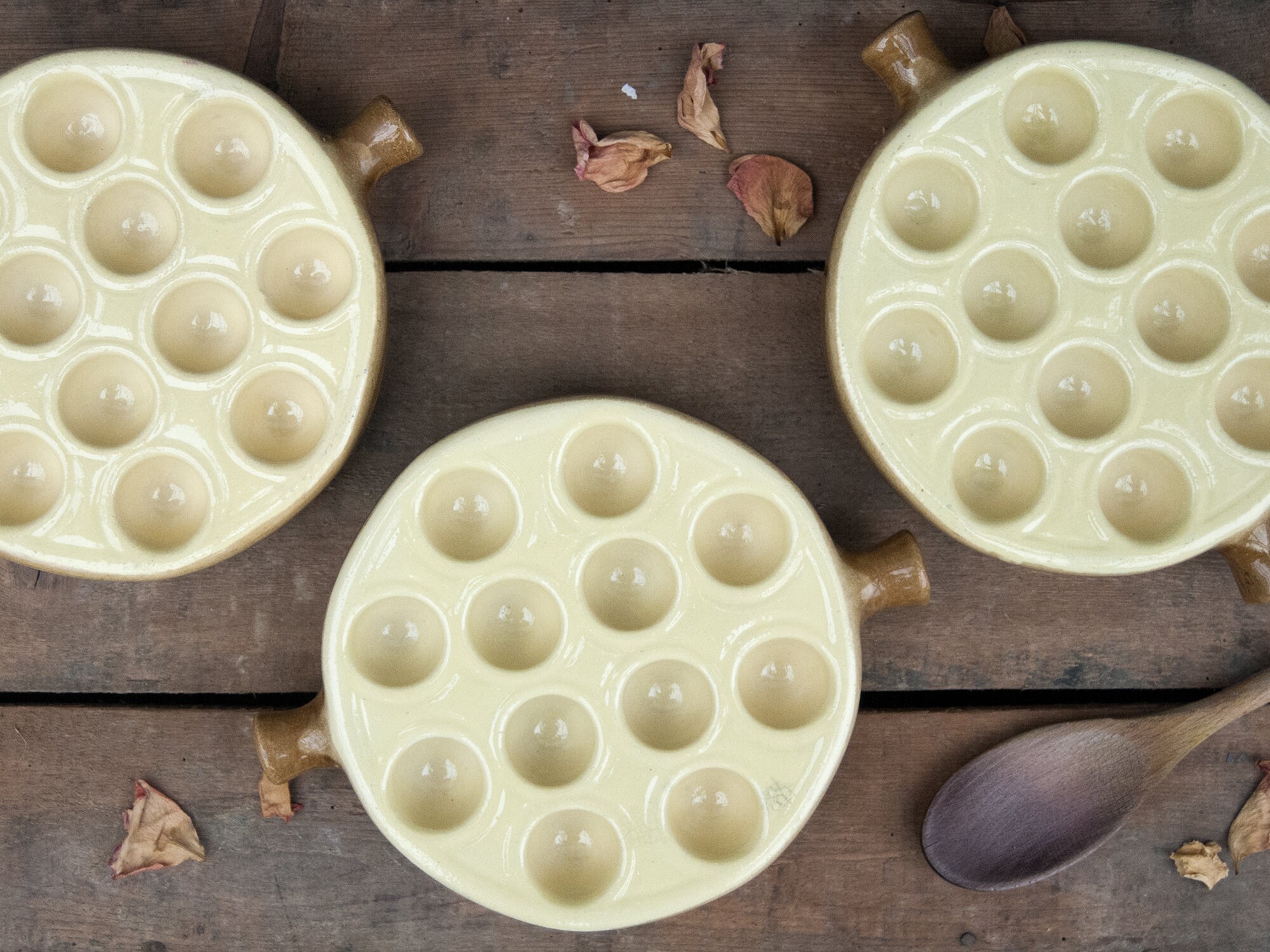 Assiettes à Escargots en Céramique, Lot de Plats Escargots, Poterie Vintage