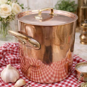 French antique copper stockpot, Vintage cooking pan with lid, French country rondeau