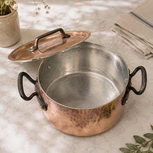 Vintage French Hammered Copper Stew Pot with Lid – Thick Tinned Copper Stock Pot - Antique Dutch Oven France - Round Cooking Stewpan 8 in