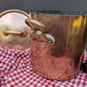 French antique copper stockpot, Vintage cooking pan with lid, French country rondeau