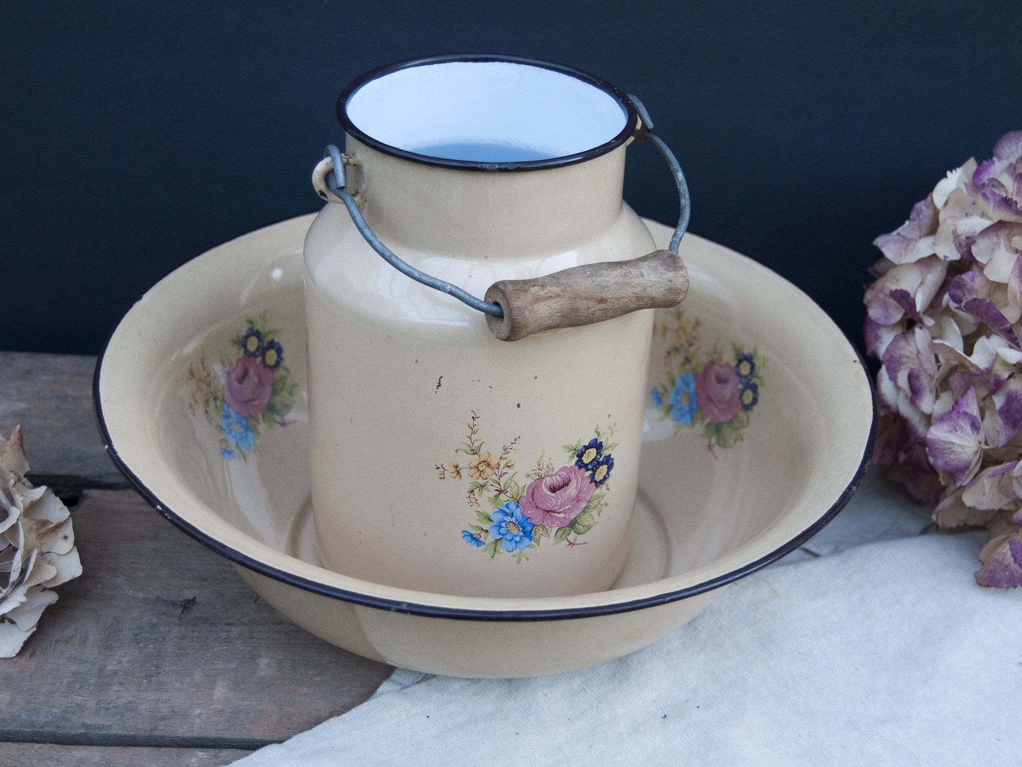 Pot à Lait Émaillé Vintage, Broc de Toilette Ancien, Bassine en Émail Beige, Déco Shabby Chic