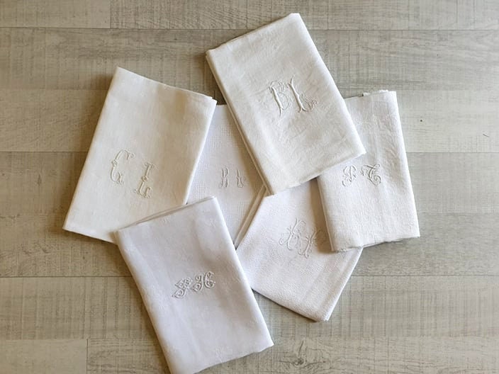 Serviettes de Table Vintage Brodées, Torchons en Coton Damassé Blanc Monogrammés