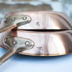 Vintage koperen pannen, Set van 2 oude steelpannen, Rustieke keuken