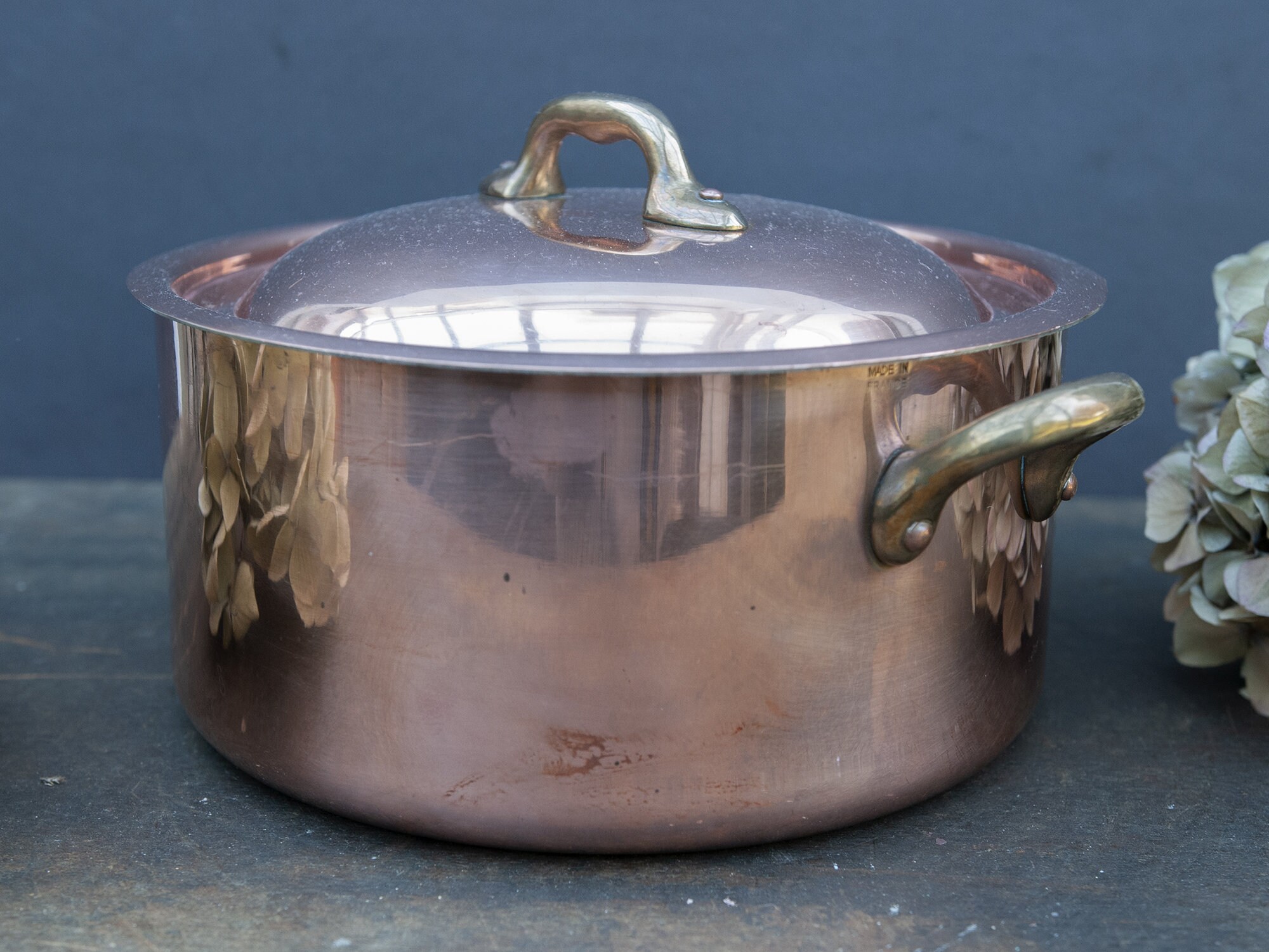 Casserole en Cuivre Martelé Vintage, Fait Tout avec Couvercle Ancien, Cocotte Rustique