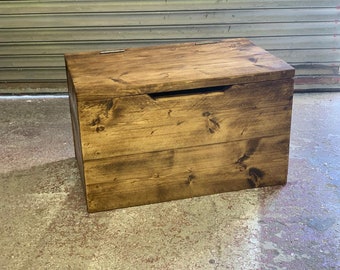 Wooden Storage Bench With Hinged Lid / Hallway Bench / Storage / Reclaimed Scaffold  / Blanket Box / Toy Storage/ Bedroom / bathroom trunk