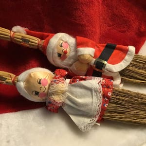 Vintage Santa and Mrs Claus Straw Broom Dolls, Vintage Enesco Santa Doll, Vintage Christmas Decorations, Vintage Christmas Ornaments, Santa, image 6