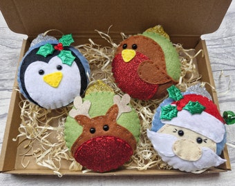 Felt Christmas baubles/tree decorations/festive decorations
