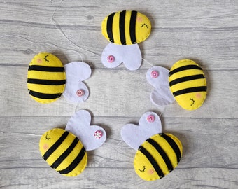 Bumble bee felt bunting