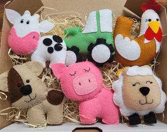 Handmade felt farmyard / farm animal bunting / garland nursery decoration
