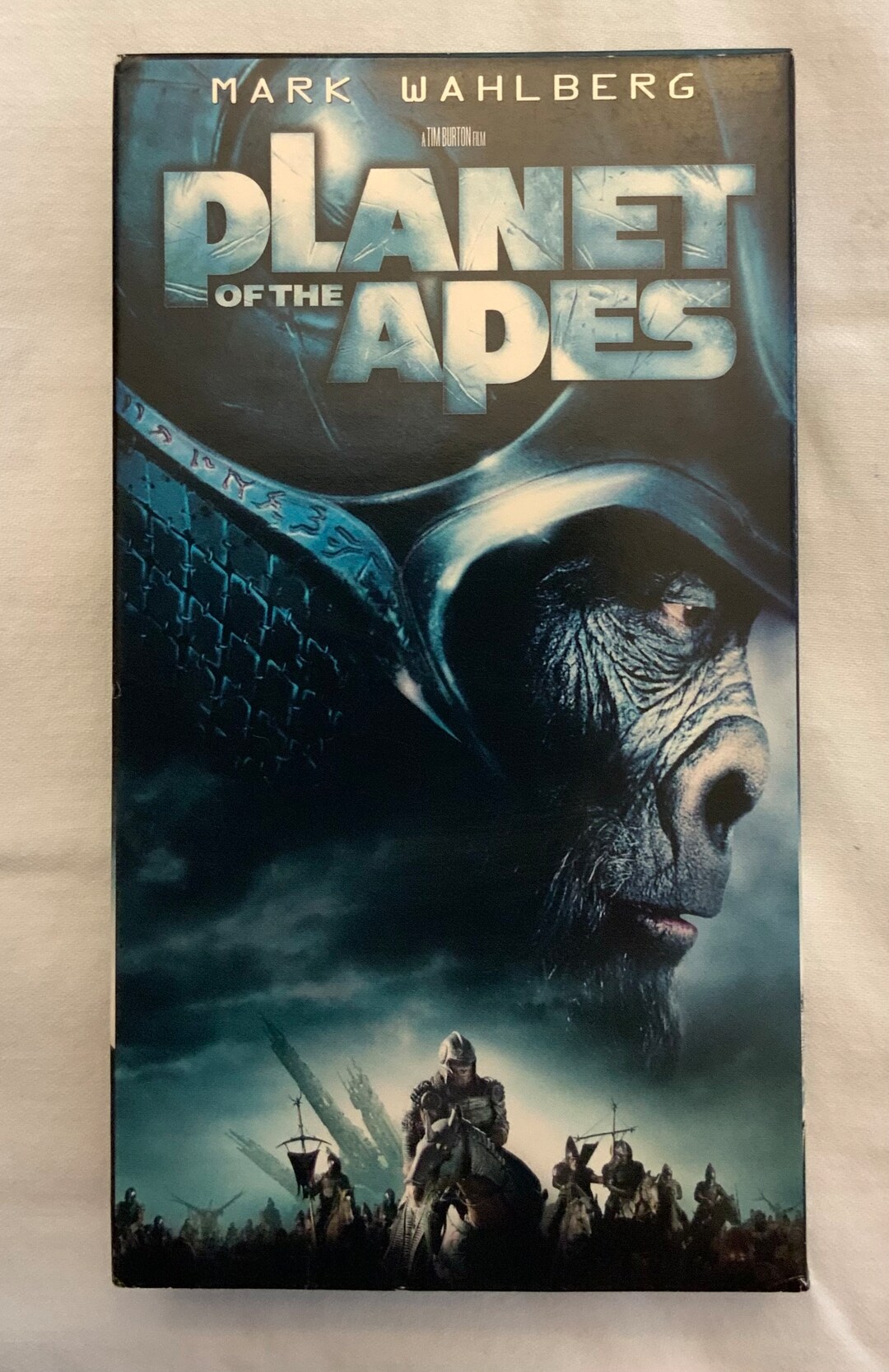 Planet of the Apes Starring Mark Whalberg Vintage VHS Movie 2001