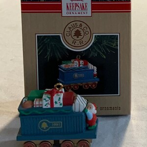 Gift Car Hallmark Keepsake Ornament Claus & Co. R.R. Railroad Second In A Collection Of Four Ornaments 1991