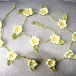 primula flower garland. yellow primrose crochet bunting image 1