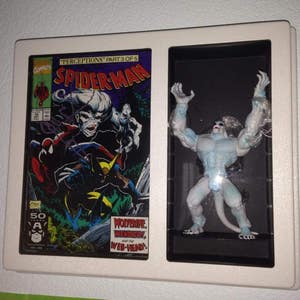 Comic Book Display with Action Figure shelf Display-go image 4
