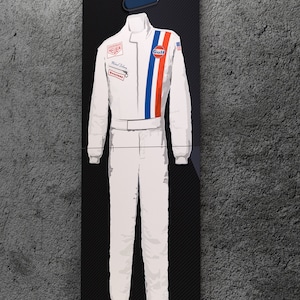Hochwertiges großes 2 Panel 24 Stunden von Le mans Steve McQueen Racing Legends Team inspiriertes Helm- und Rennanzug-Wanddekor-Garagenkunstschild