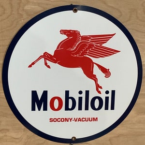 Retro style mobil mobiloil  gas pump round wall decor art garage sign