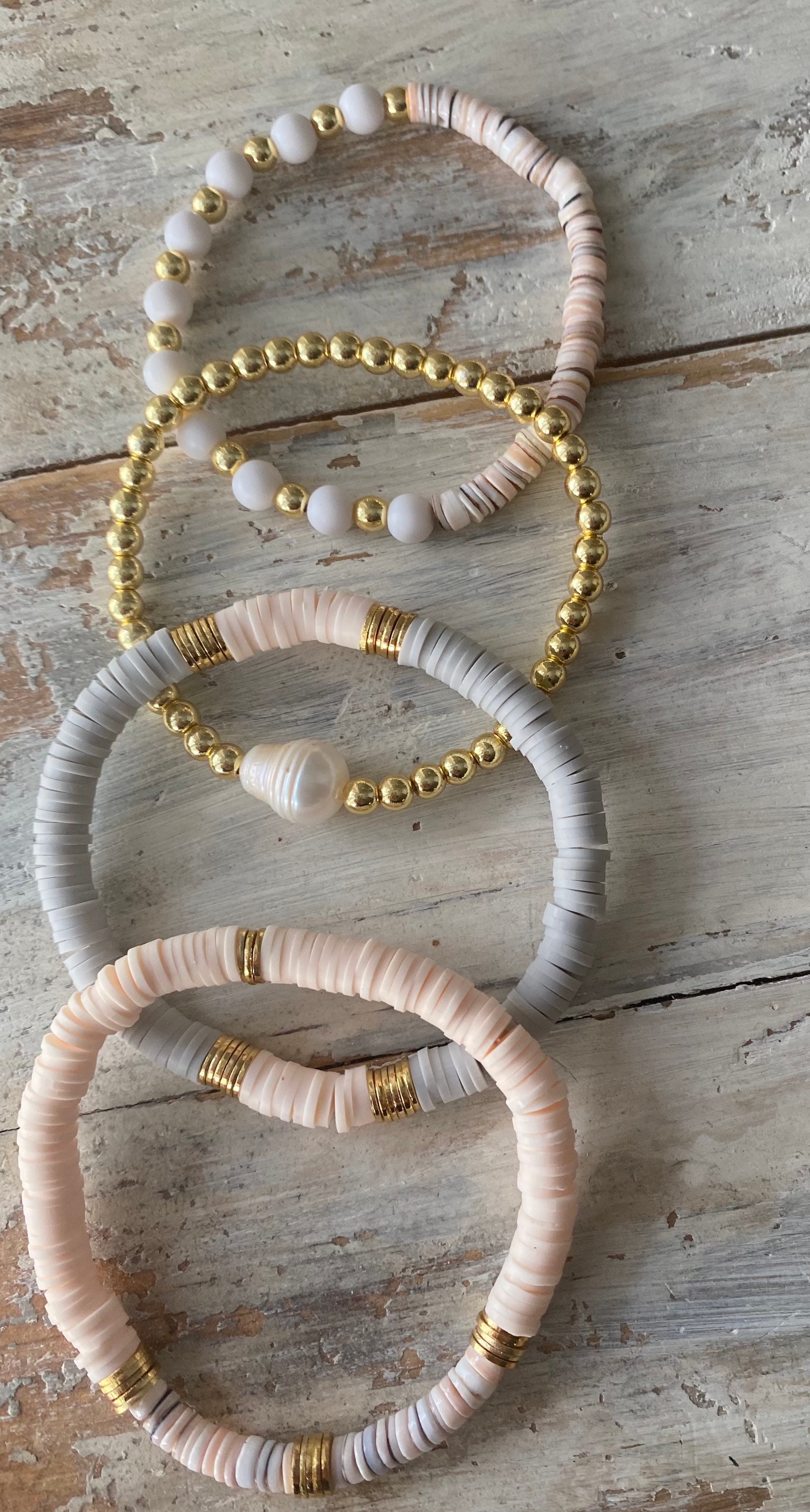 【hauoli jewelryさん専用】マイハニーレメディー ブレス 3/3 Heishi Shell Bracelet Set/ Neutral Bracelets/ Stackable
