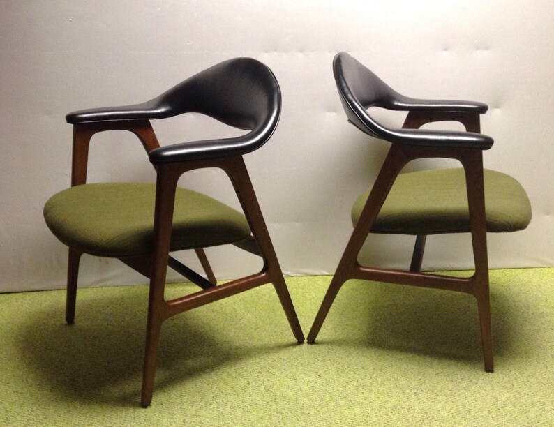 Vintage Mid Century Modern Hans Wegner Style Round Chairs S J Campbell Co Pair