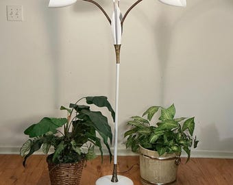 Classic Mid-Century Modern “Cattail” Gooseneck Floor Lamp White Lacquer Atomic Era, Circa 1950s-60s