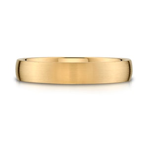 14k イエロー ゴールド バンド (4 mm) | ロー ドーム | マット ブラッシュド | コンフォート フィット | メンズ レディース ウェディング リング ヨーロピアン