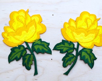 2 Gelbe Rose Blumen Aufnäher Stickerei Blumen Applikation Zauberhafte Hell Gelb und Butterscotch Gelb Farben mit Bügelbild Rückseite