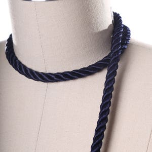 Satinband in Marineblau. Marine Seidiges Seilband/ Satin Seilband/ Marine Satinkordel Borte/ Verkauft lose Lagerware