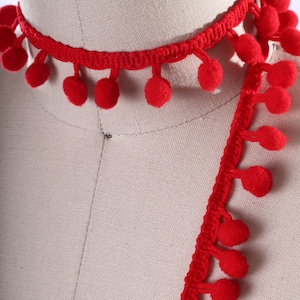 Red Pom Pom 2 Yards Pomme Rouge Pom Pom Trim. Excentrique Red Pom Pom Fringe. Excellent pour les ensembles de festivals de bricolage