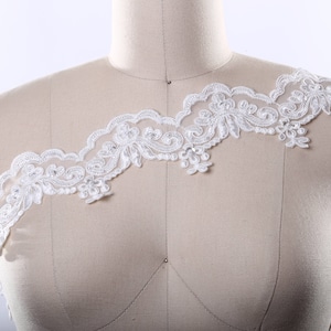 Complementing Off white Bridal Lace Trim/ Ivory Lace Trim/ Ivory Trim for Veils/  Ivory Lace for Bridal Veils
