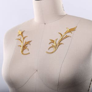 Gold Leaf Patch Pair Gold Leaf Patches Gold Embroidery Leaf Patches. Applique in foglia d'oro con fantastico lavoro di ricamo e supporto a caldo