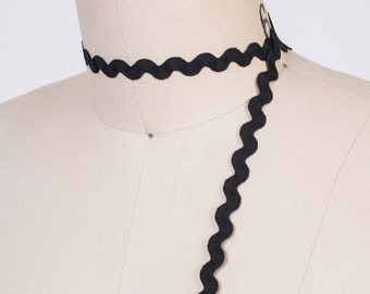 50 Yards Black Ric Rac Trim: Sewing Embellishment