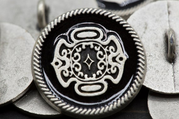 Silver Metal Button Shiny Black Foreground 32L 20mm 13/16