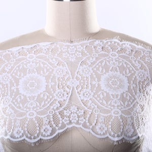 Breite Chantilly Spitze breite weiße Chantilly französische Spitze mit Wimpern, geschliffene Borte und exquisite Bodenarbeit 21 cm in der Breite