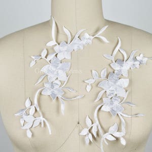 White Flower Patches 2 White Flower Embroidery Appliques. Oahu Flower Style. Iron on. Perfect for Wedding Gown or Bridal Veil